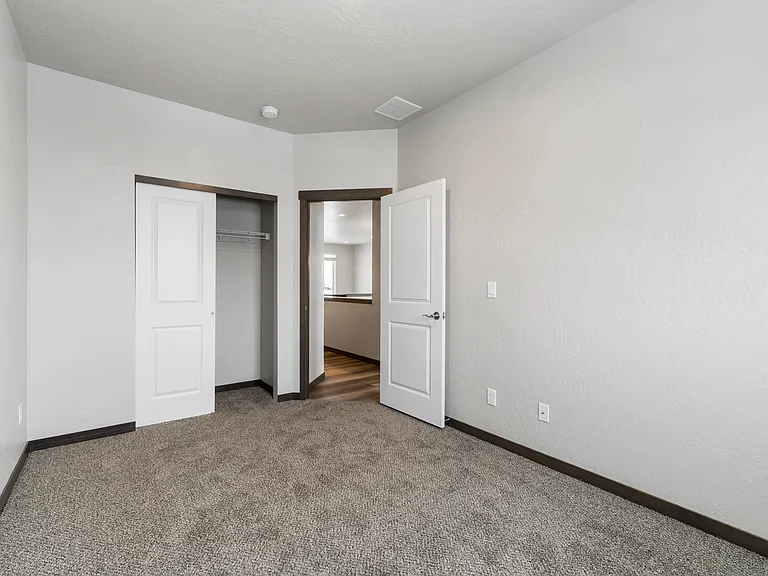 1667 Sq Ft 2-Story bedroom