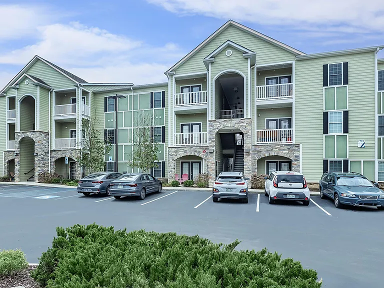 Monarch Apartments — Photo 30