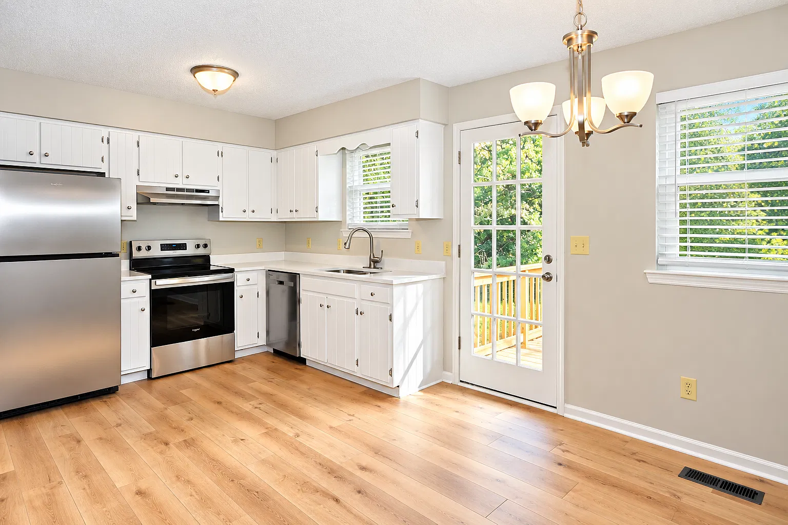 3 bed, 1144 sqft, $1,600 — Photo 4