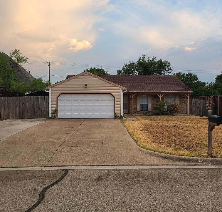 1st image of 1114 Silverlake Dr