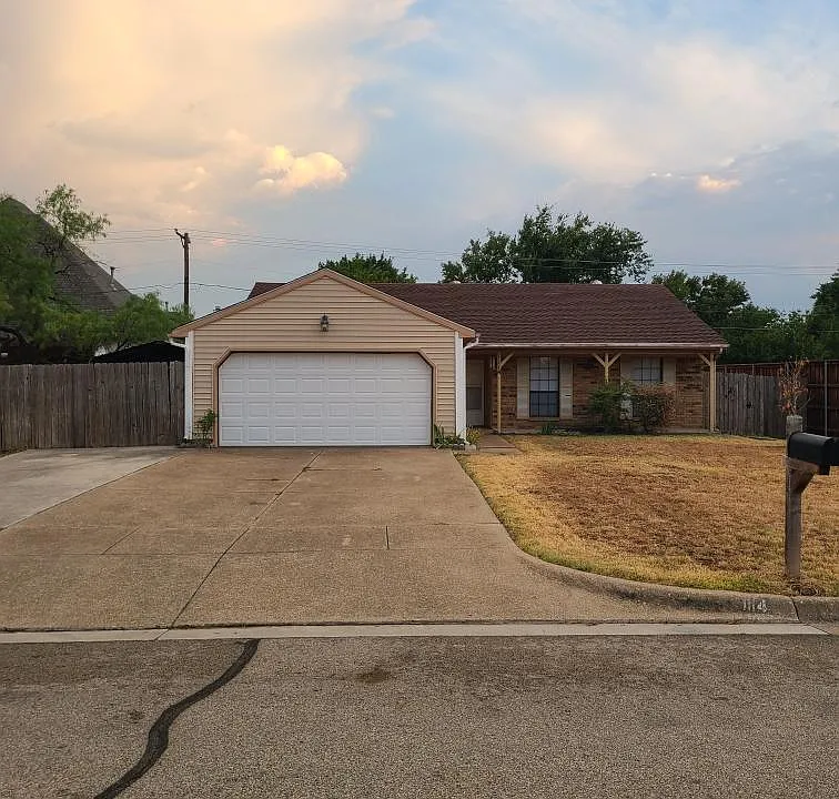 1114 Silverlake Dr