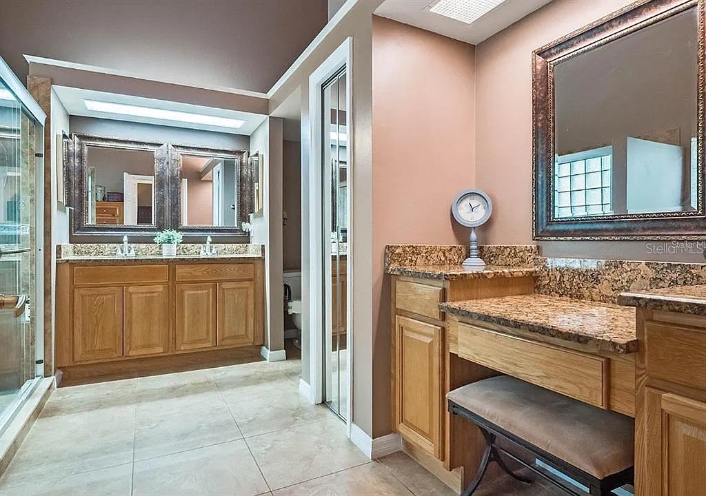 3 bed, 2.0 bath, 2326 sqft, $2,750 — Photo 3