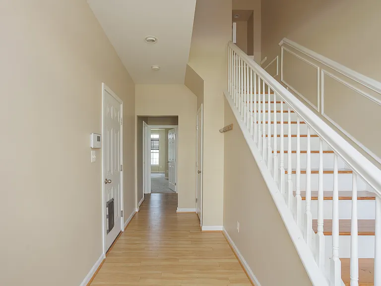 500 Monroe Point Dr — Photo 3