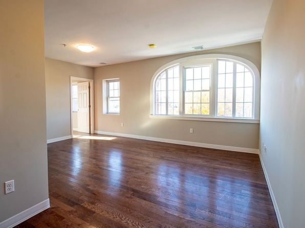 49 N Main St #302