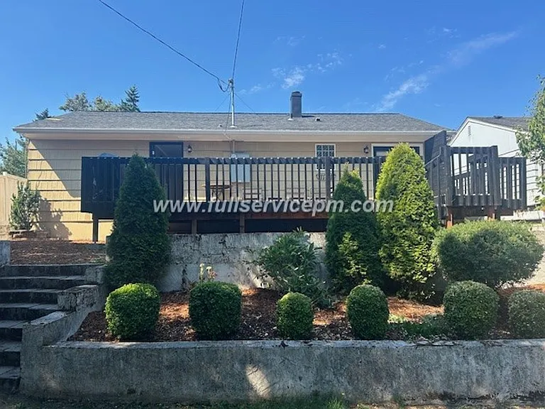9322 31st Ave SW — Photo 4