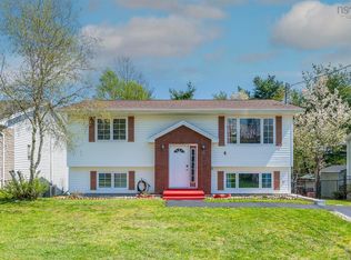 4 Fury Dr, Halifax, NS B3A 4Y1