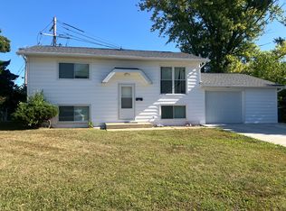 1104 W Nixon Dr, O'Fallon, IL 62269