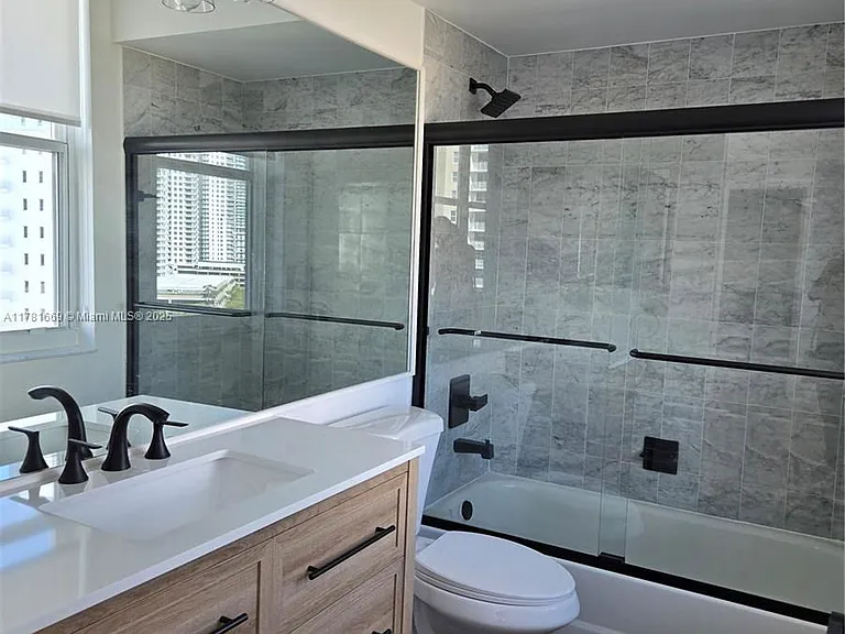 800 Claughton Island Dr #1205 — Photo 6