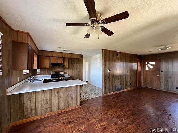 4th image of 205 Lynn Ave