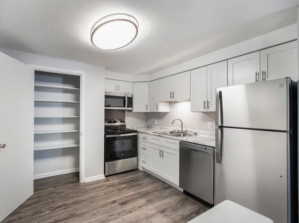 Roberts Park Apartments