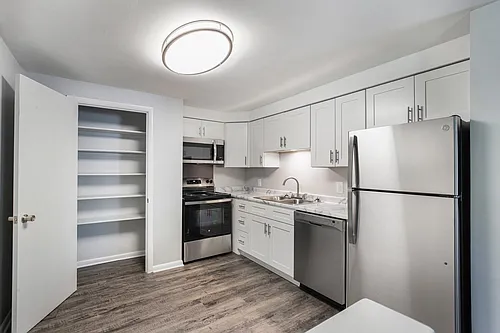 Roberts Park Apartments Photo 1