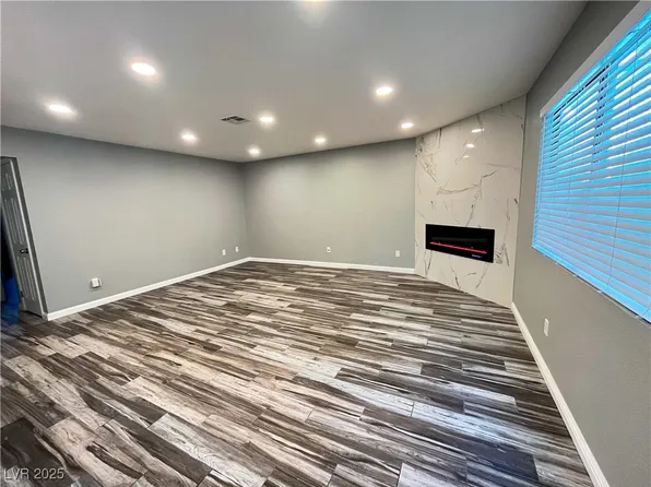 2705 Beaver Creek Ct APT 101, Las Vegas, NV 89117