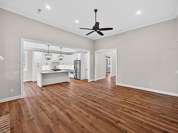 5th image of 384 S Old Kentucky Rd