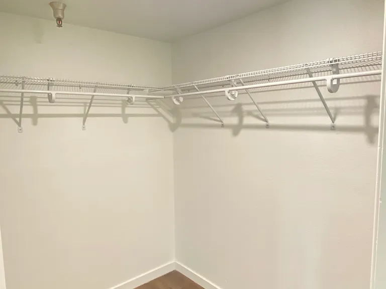 French Street Apt — Photo 19
