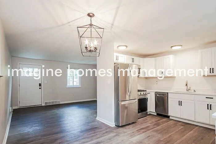 230 Noel Dr — Photo 7