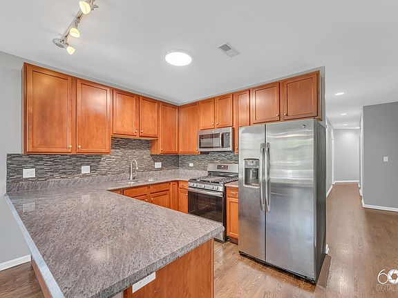 4th image of 5438-5438 S Indiana Ave Unit 2