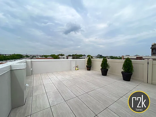 Rented by Realty 2000 Corp | media 28
