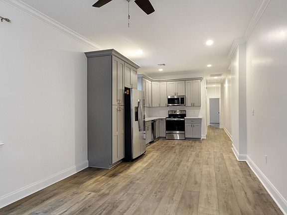 3rd image of 340 Carrollton Ave