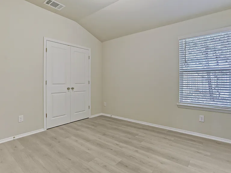 3902 Crockett Ave — Photo 12