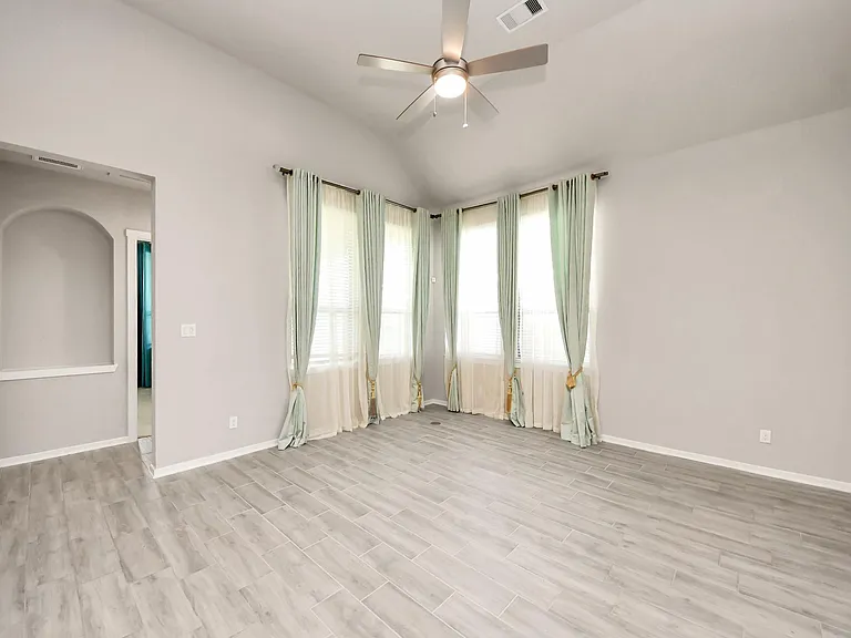 24754 Levante Dr — Photo 27