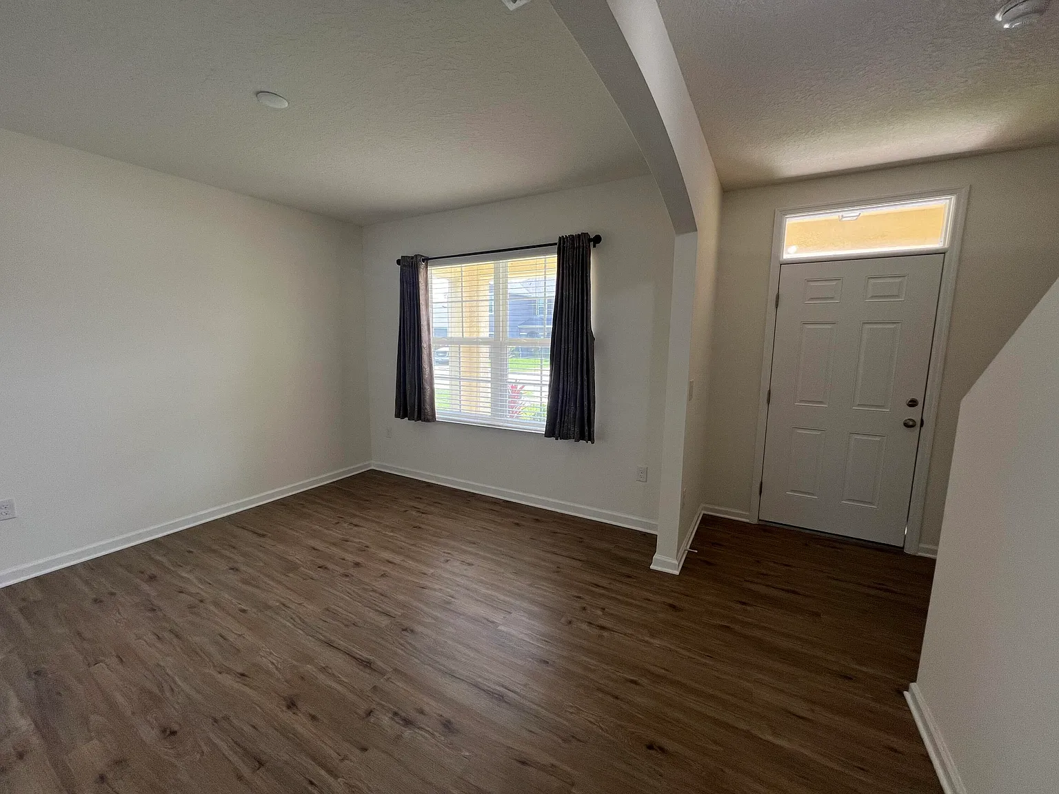 5 bed, 3.5 bath, 2926 sqft, $2,950 — Photo 4