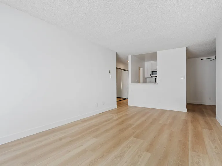 1525 Amherst — Photo 12