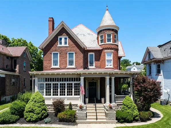 236 W Pike St, Canonsburg, PA 15317