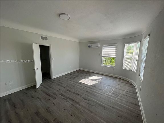 5th image of 7610 Byron Ave APT 11