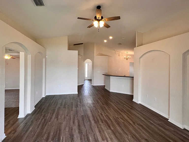 567 Cody Caleb Dr — Photo 6