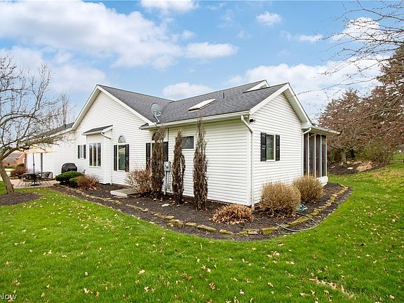 5th image of 734 Danberry Dr