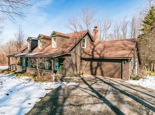 8676 Wilson Mills Rd, Chesterland, OH 44026