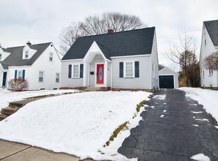 1004 Bennington Dr, Rochester, NY 14616