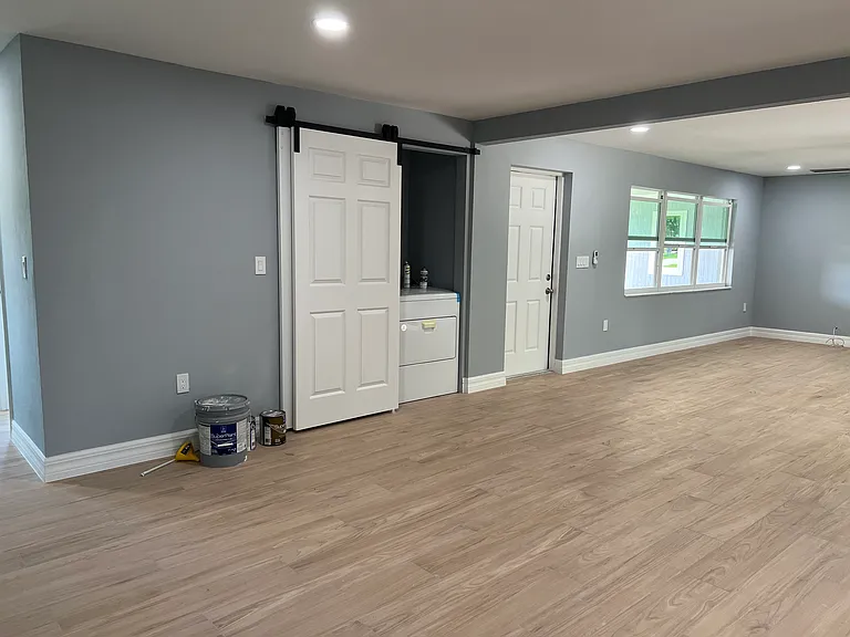 2148 Aldridge Ave — Photo 8