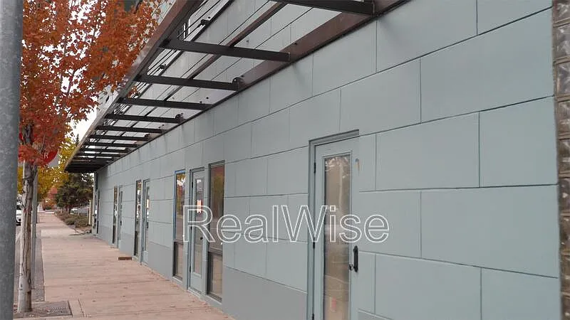 Building Photo - 502 SW Evergreen Ave #203