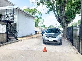 4742 Yale Apartments