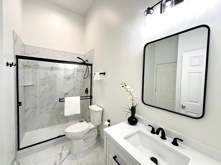 718 Trade St #104 — Photo 12