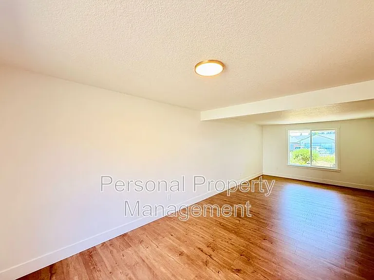 16900 NE 22nd St — Photo 25
