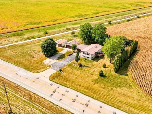 2153 Ginkgo Ave, West Chester, IA 52359