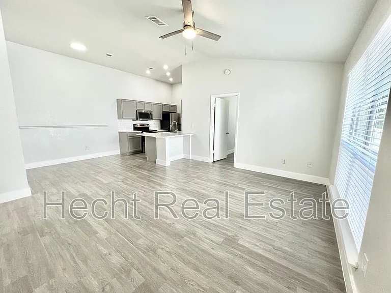 2308 Fuzz Fairway #B — Photo 4