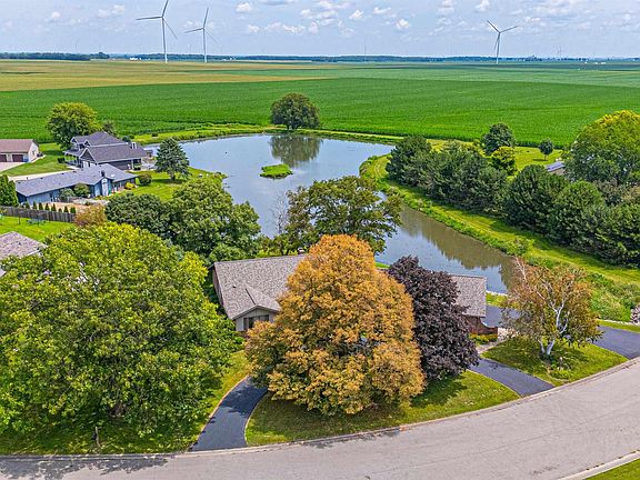 3rd image of 25 Lakewind Dr