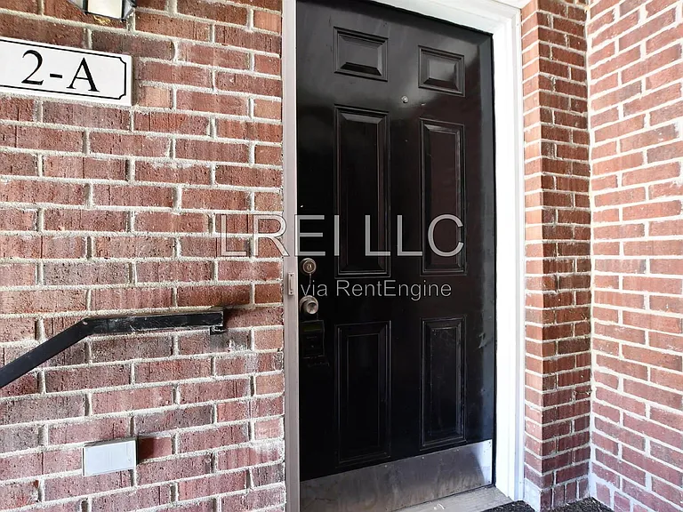 300 Keeneland Dr #2A — Photo 2