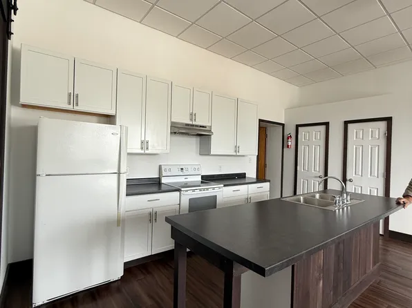 410 Smith St #10, Russell, IA 50238