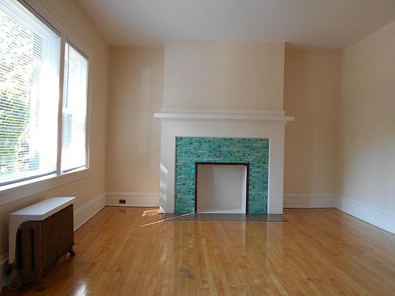 2nd image of 1824 W 1st Ave APT T