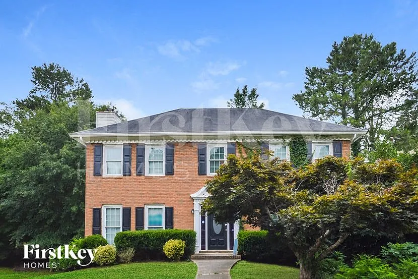 2107 Amherst Trl SE