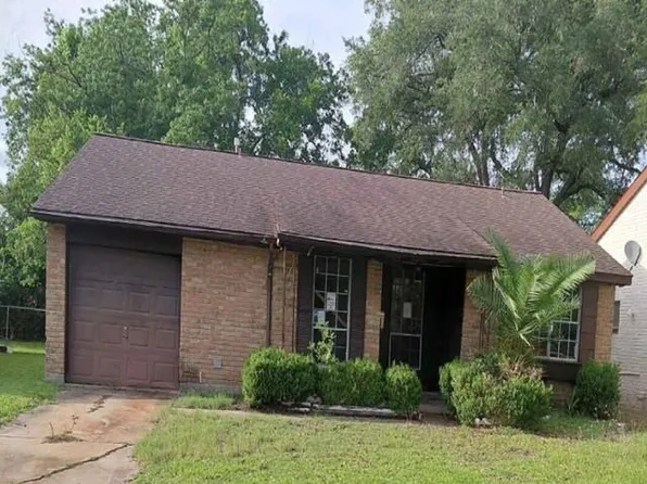 4806 Grapevine St, Houston, TX 77045