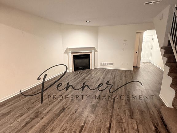 2nd image of 201 NE Dogwood St APT B