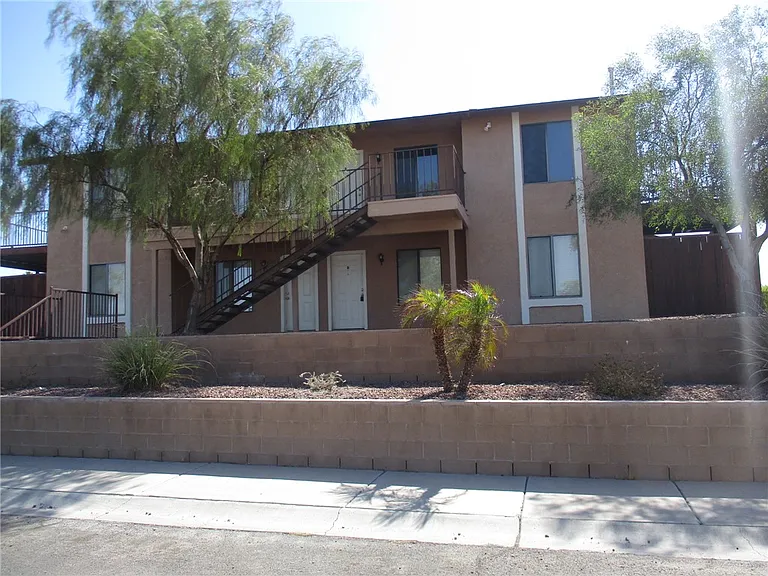 2801 Paloma Senda #D — Photo 1