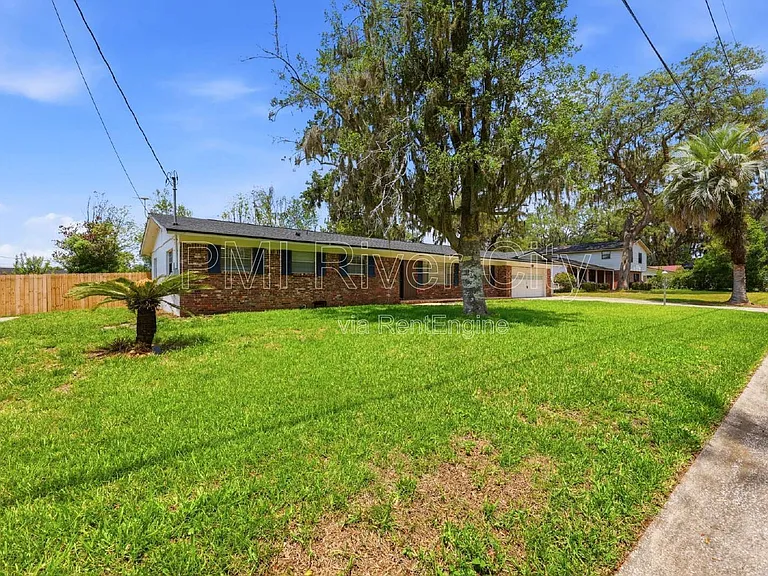 2860 Cedarcrest Dr — Photo 9