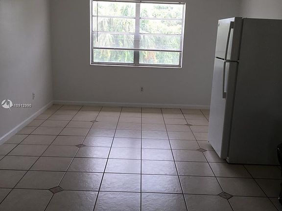 3rd image of 1350 NE 119th St APT 23