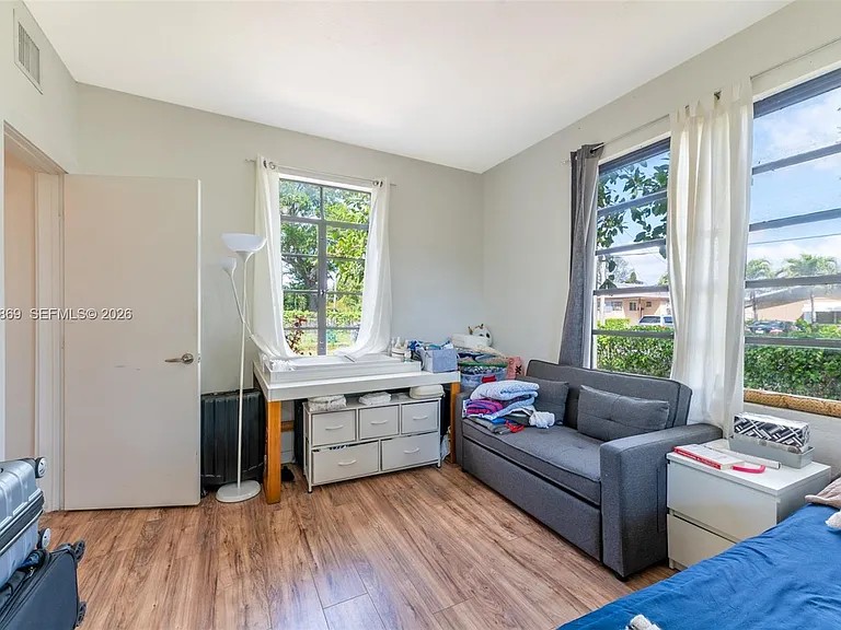 1238 NE 112th St — Photo 17